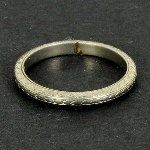 Beautiful Art Deco 18kt 18 Karat White Gold Wedding Band Ring